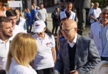 Vučević u Novom Sadu sa građanima: Briga o ljudima ostaće naša jedina politika