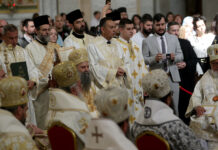 Patrijarh Porfirije sa vladikama u Hramu Svetog Save, počinje Sabor SPC